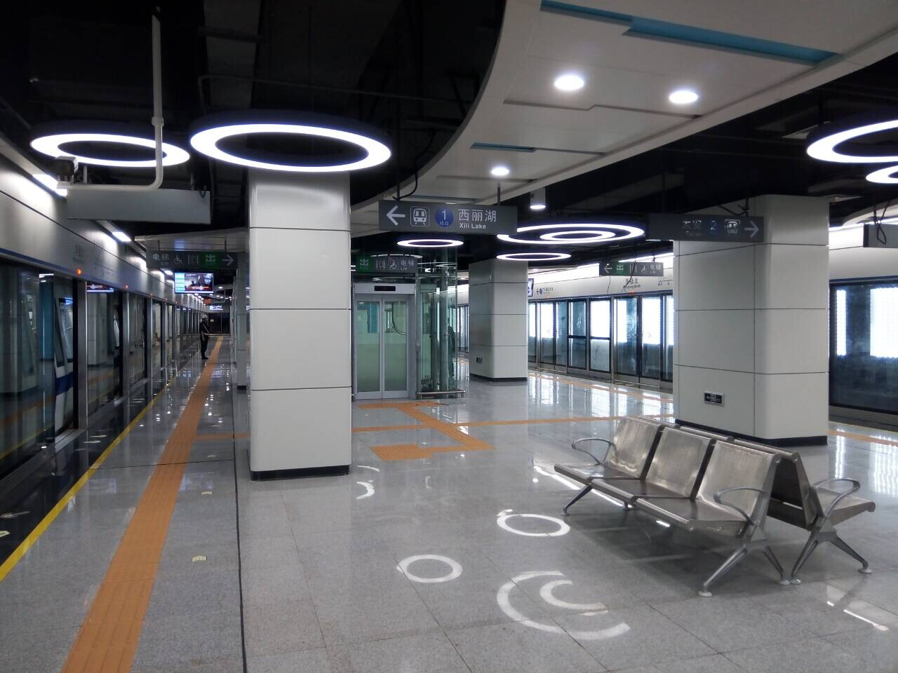 我们应该如果维护不锈钢排椅呢？