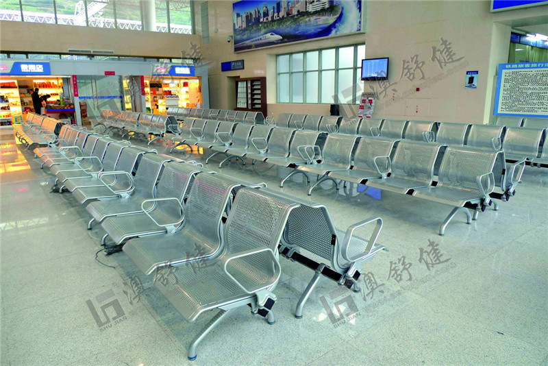 塑料等候椅和铝等候椅的比较