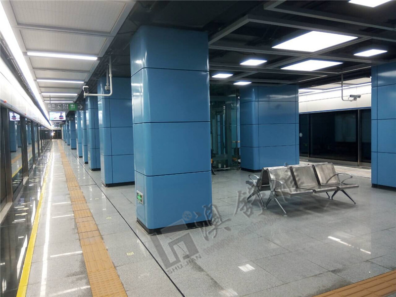地铁排椅